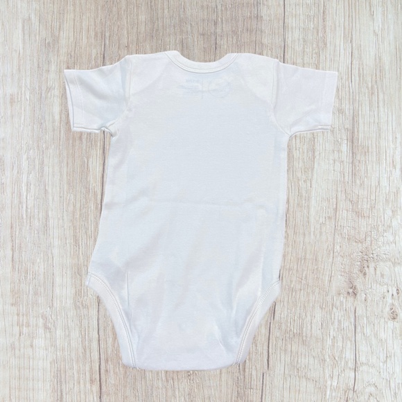 9-12m NWT Finn + Emma Organic onesie - Picture 2 of 3